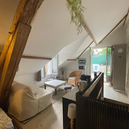 Maison Bleue Bed & Breakfast *